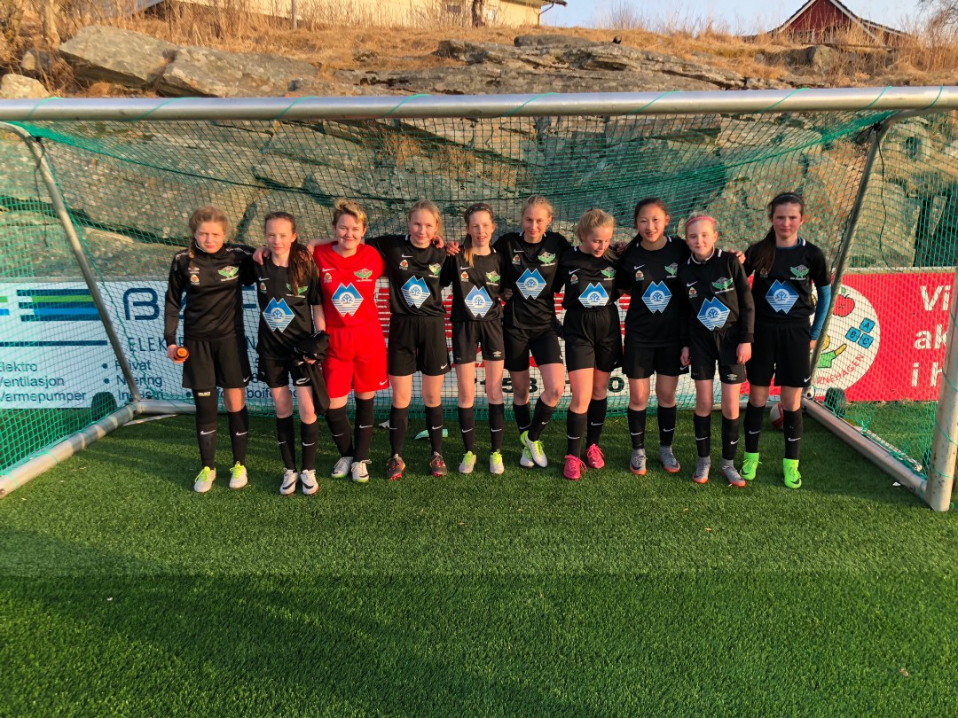Frei FK J14 med 2.plass i åpningscupen